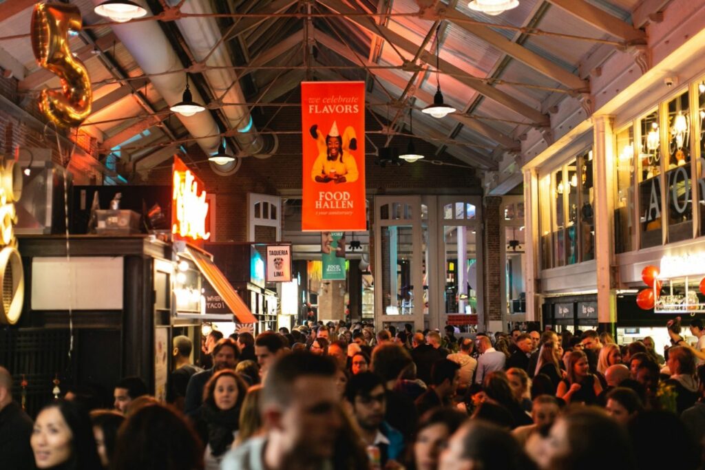 Foodhallen en Ámsterdam. Qué hacer en Ámsterdam cuando llueve.