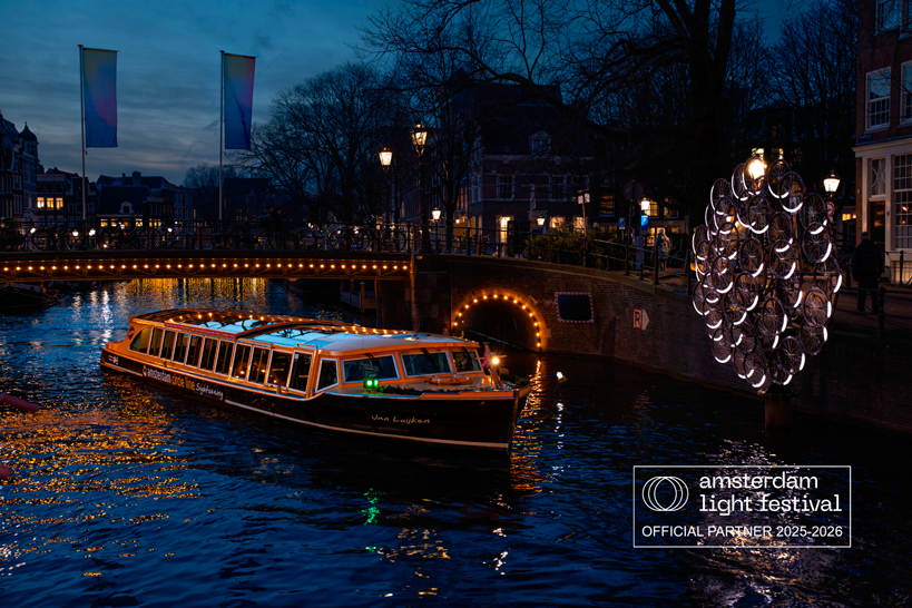 Crucero por los canales de Ámsterdam durante el Amsterdam Light Festival